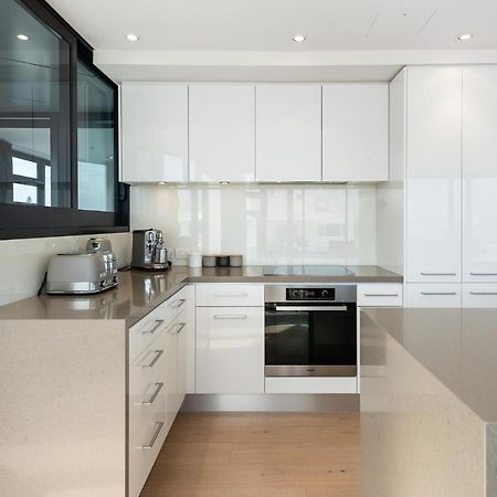 Apartament Superb Elevated Views Of Harbour With Heated Pool, Gym & Parking Mount Maunganui Zewnętrze zdjęcie