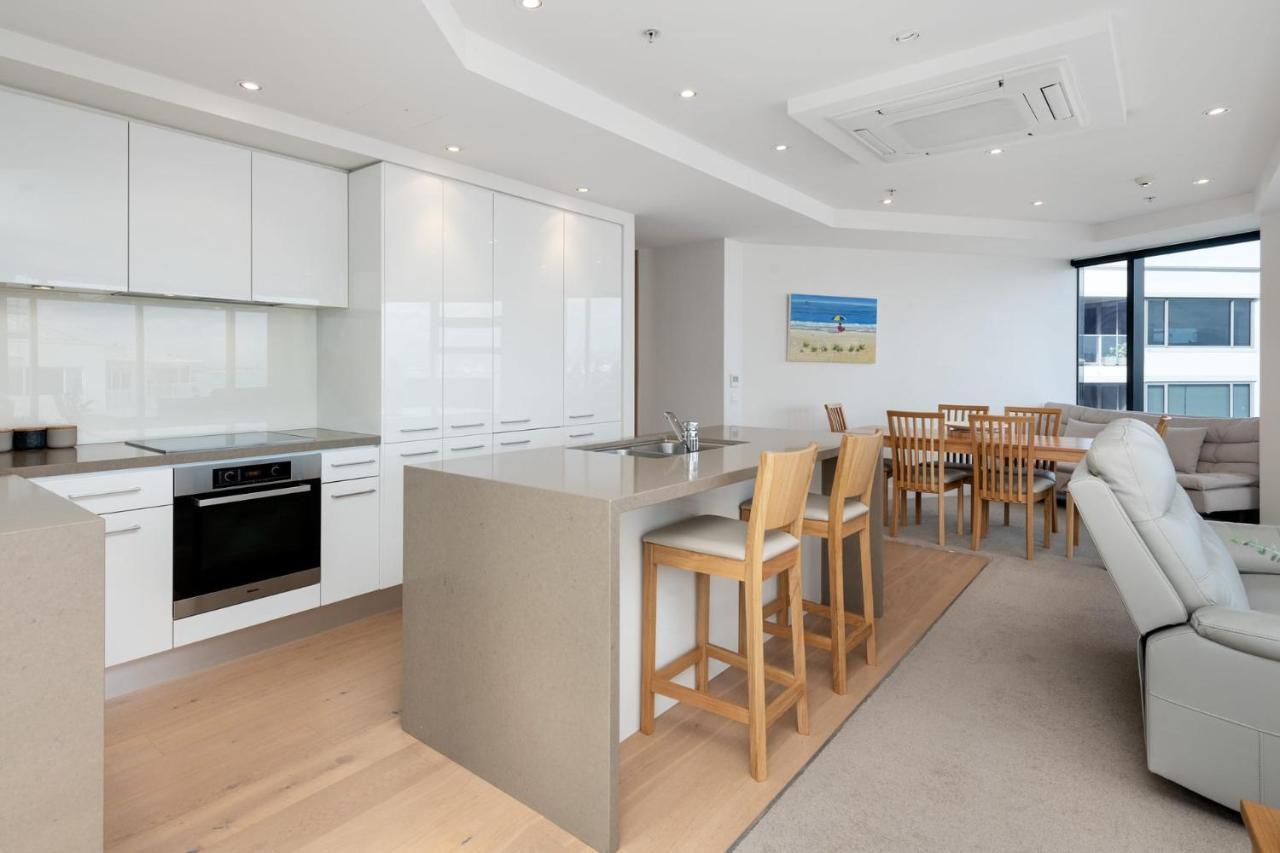 Apartament Superb Elevated Views Of Harbour With Heated Pool, Gym & Parking Mount Maunganui Zewnętrze zdjęcie