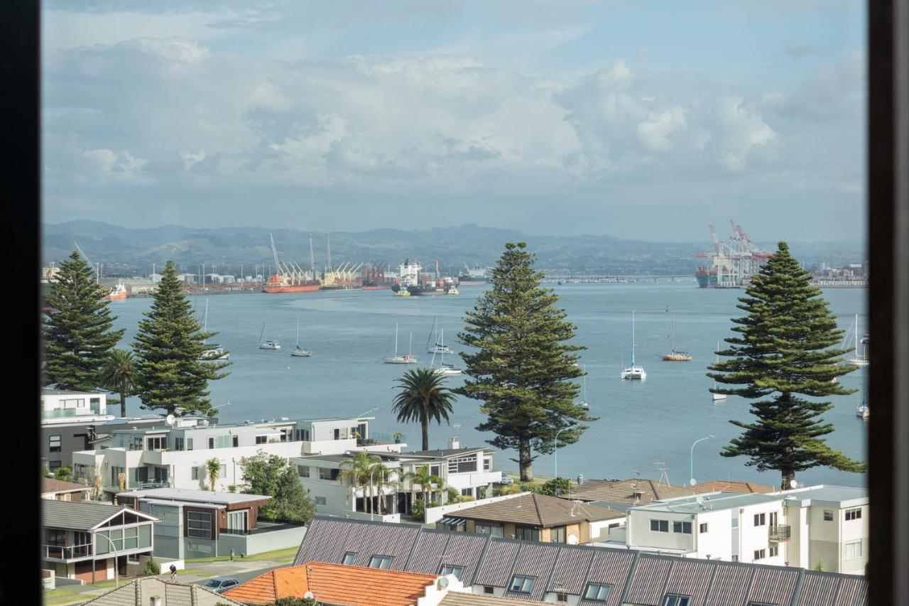 Apartament Superb Elevated Views Of Harbour With Heated Pool, Gym & Parking Mount Maunganui Zewnętrze zdjęcie