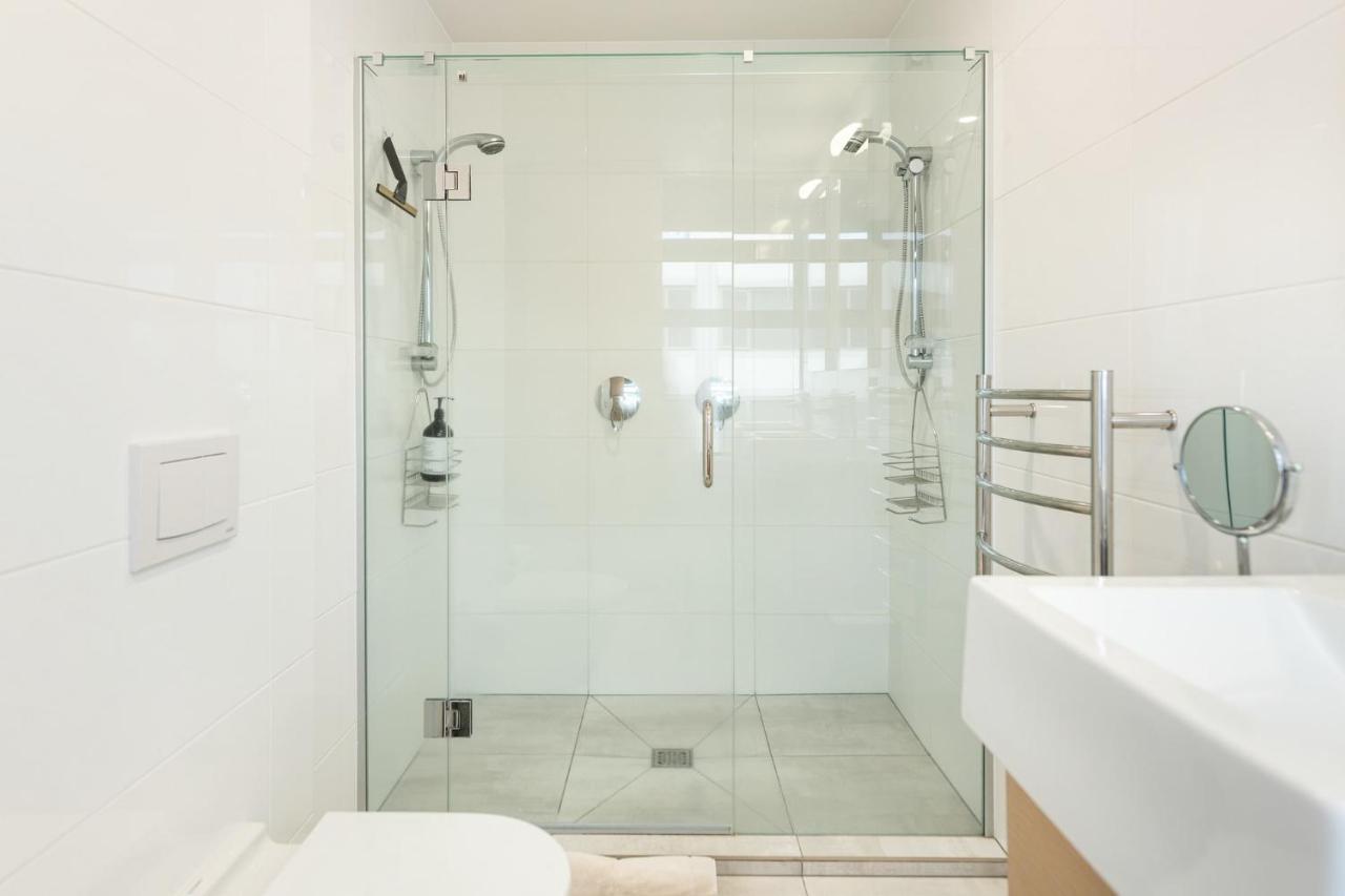 Apartament Superb Elevated Views Of Harbour With Heated Pool, Gym & Parking Mount Maunganui Zewnętrze zdjęcie