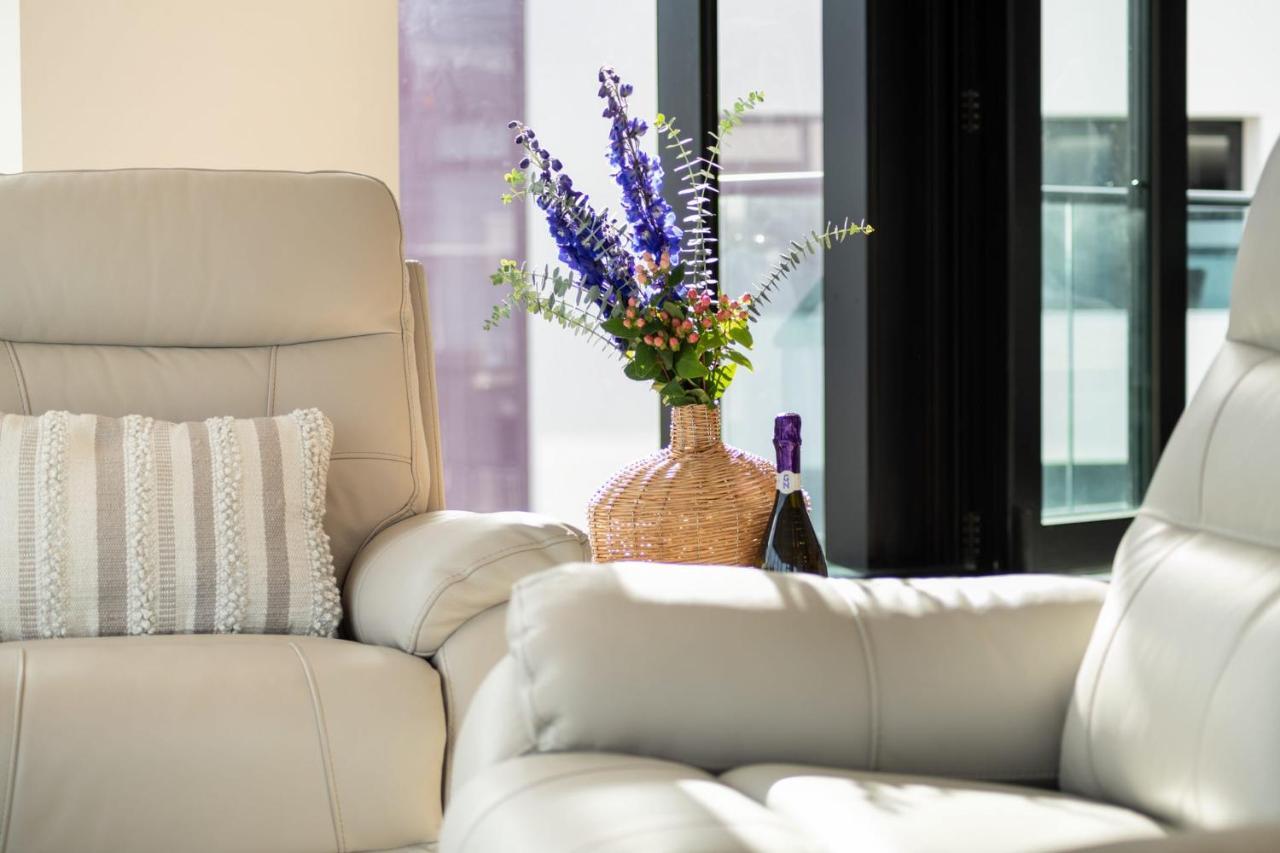 Apartament Superb Elevated Views Of Harbour With Heated Pool, Gym & Parking Mount Maunganui Zewnętrze zdjęcie