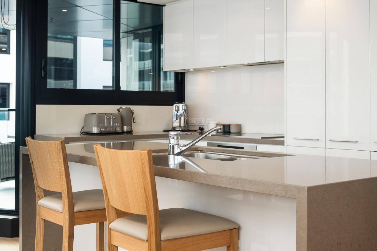 Apartament Superb Elevated Views Of Harbour With Heated Pool, Gym & Parking Mount Maunganui Zewnętrze zdjęcie