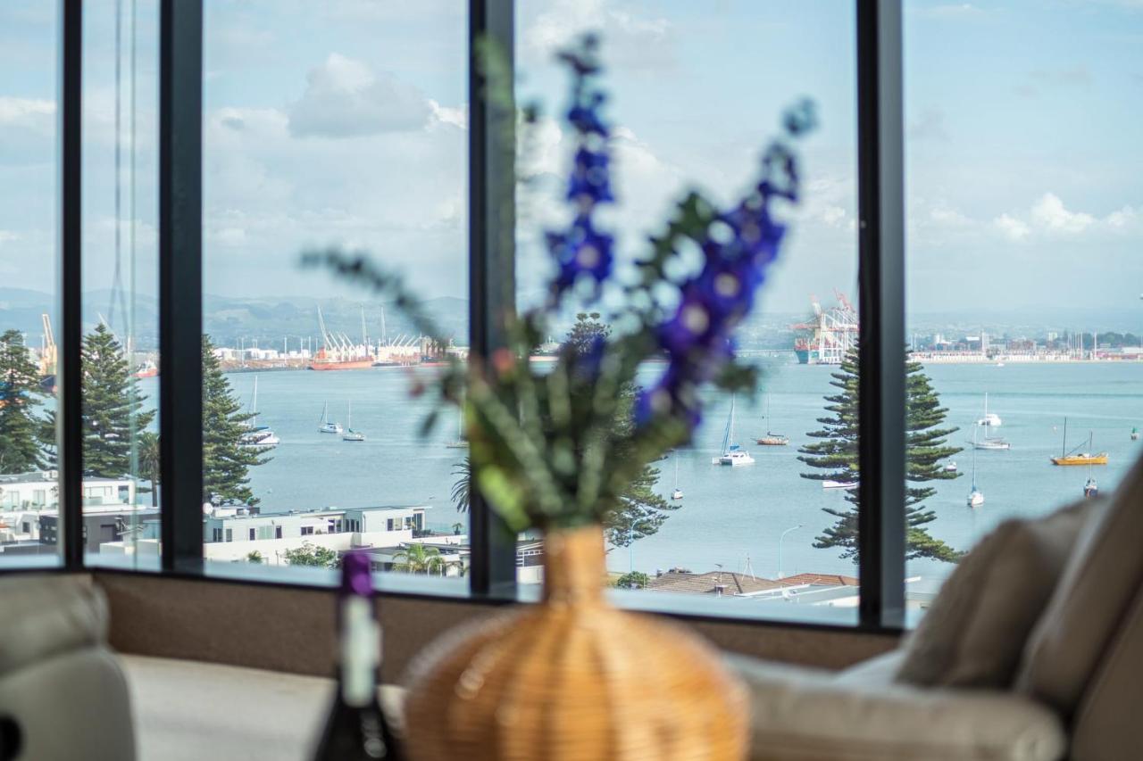 Apartament Superb Elevated Views Of Harbour With Heated Pool, Gym & Parking Mount Maunganui Zewnętrze zdjęcie