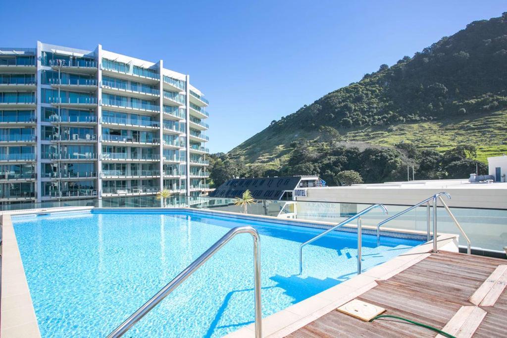 Apartament Superb Elevated Views Of Harbour With Heated Pool, Gym & Parking Mount Maunganui Zewnętrze zdjęcie