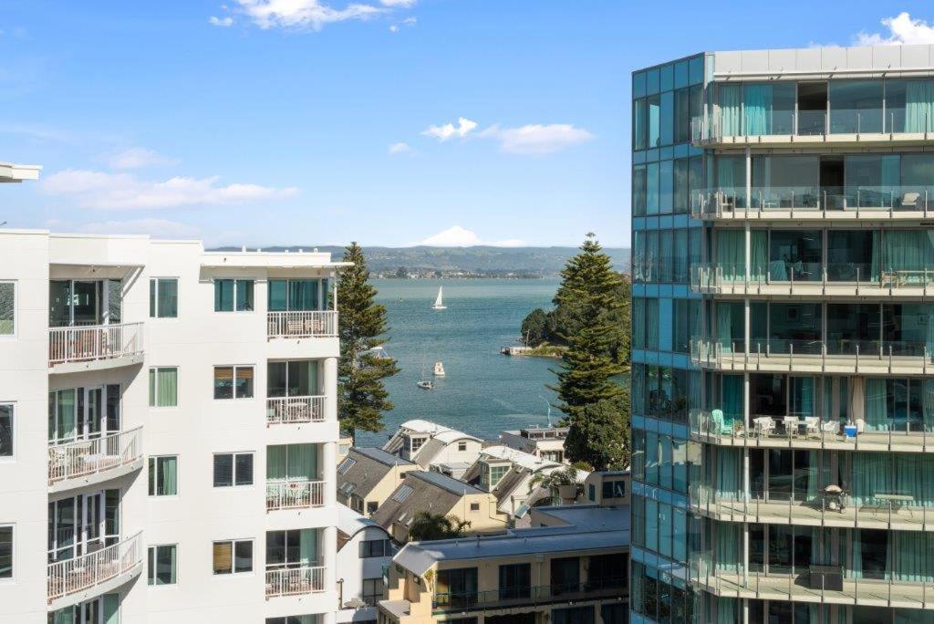 Apartament Superb Elevated Views Of Harbour With Heated Pool, Gym & Parking Mount Maunganui Zewnętrze zdjęcie