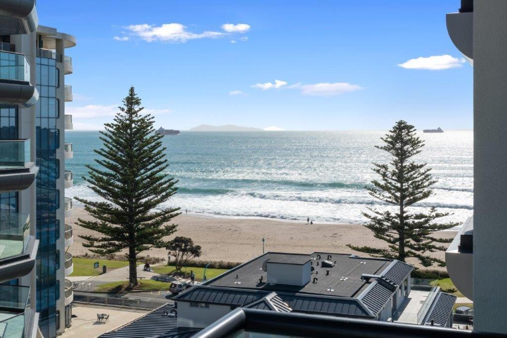 Apartament Superb Elevated Views Of Harbour With Heated Pool, Gym & Parking Mount Maunganui Zewnętrze zdjęcie